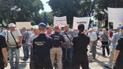Спроба штурму, бійка і сльозогінний газ: під Верховною Раду відбувається мітинг ветеранів МВС