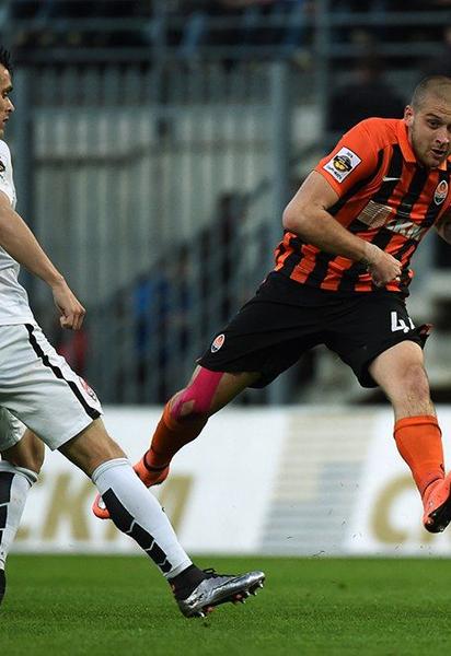 Матч соперников в сезоне 2015/16.