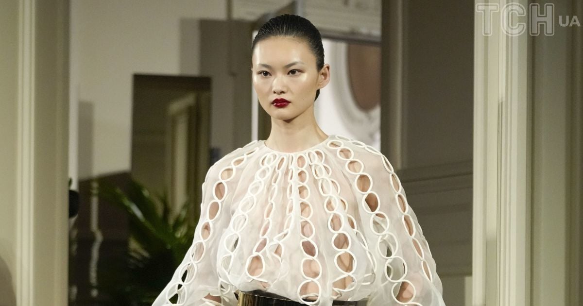 Показ колекції Haute Couture Модного дому Valentino