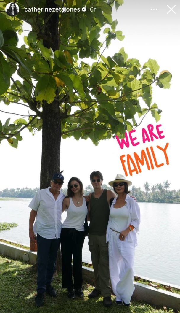Кэтрин Зета-Джонс, Майкл Дуглас и их дети / © instagram.com/catherinezetajones