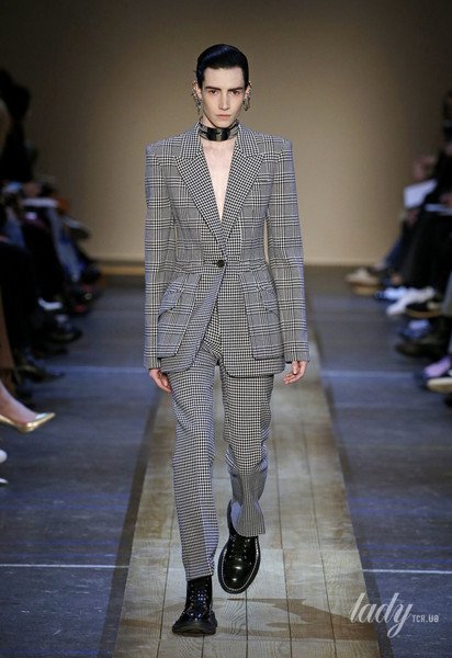 Колекція Alexander McQueen прет-а-порте сезону осінь-зима 2019-2020 / © East News
