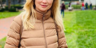 В панамке и куртке цвета кэмел: Лидия Таран в стильном луке гуляет по Нью-Йорку