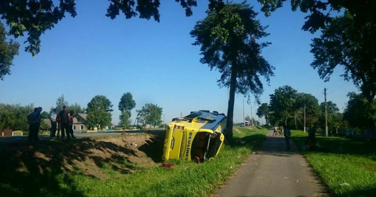 автобус перевернувся у Білорусі / © УВД Витебского исполкома