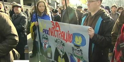 Конституционный Суд перенес рассмотрение закона о люстрации