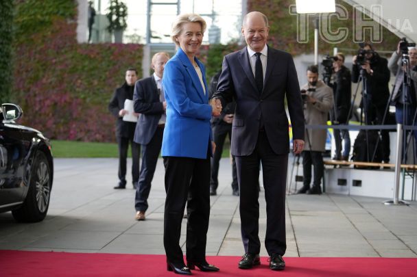 Урсула фон дер Ляєн і Олаф Шольц / © Associated Press