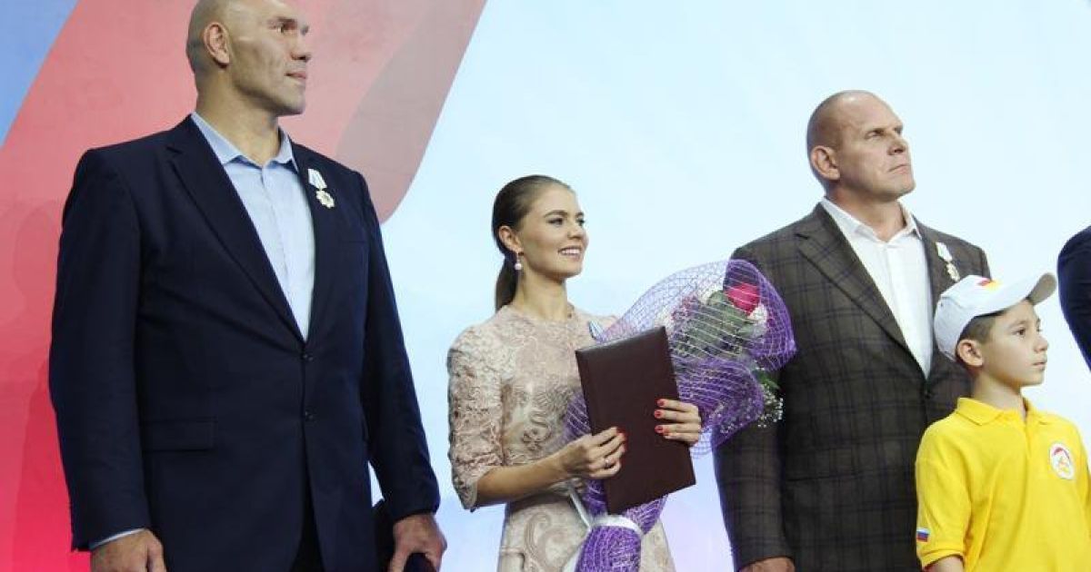 Кабаева не скрывала кольца / © osradio.ru