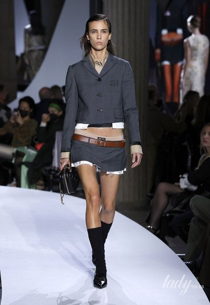 Колекція Miu Miu прет-а-порте сезону весна-літо 2022 / © East News