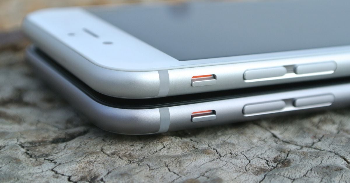 В Днепре женщина вместо iPhone купила на "Новой Почте" кирпич: как работает мошенническая схема