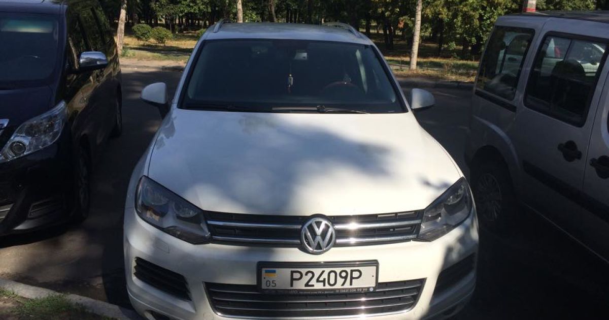 В социальной сети депутат также выложил видеозапись, сделанную 3 марта 2014 года, на котором Романов выступает перед сепаратистами