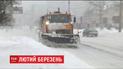 Україна потерпає від найбільшого снігопаду у сезоні