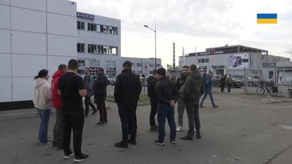 Дроны заходят на город волнами! Врезаются в дома и улицы! Ужас в Харькове
