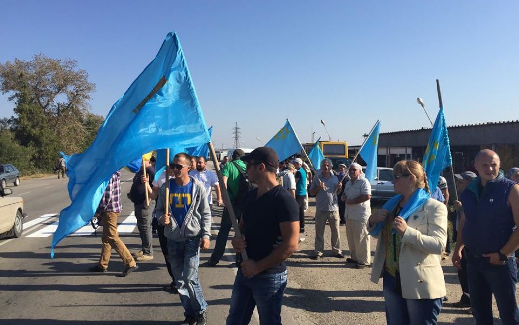 В Крыму стартовала бессрочная блокада полуострова. / © facebook.com/ayder.muzhdabaev