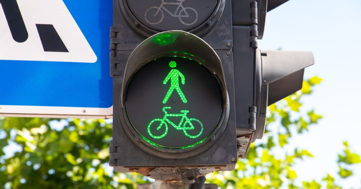 В Киеве тестируют новые светофоры для велосипедистов и пешеходов