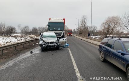 Виїхав на зустрічну смугу: у смертельній ДТП на Вінниччині загинув водій