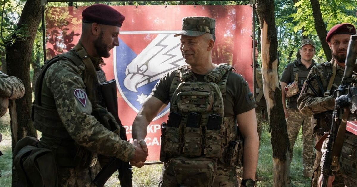 Сирський відвідав Донбас