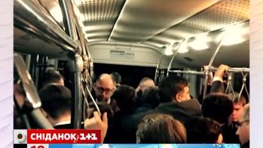 В Интернете обсуждают украинских политиков, которые летели в Брюссель в эконом-классе