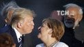 У Мережі кепкують з Трампа, який зіщулив обличчя під час поцілунку з Меркель