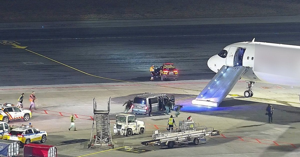 Пасажир відкрив двері літака у Варшаві і вистрибнув. Фото: Nadwiślański Oddział Straży Granicznej