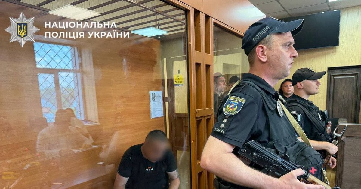 Станіслав Лучанов у залі суду