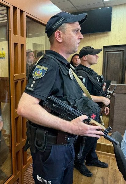 Станіслав Лучанов у залі суду