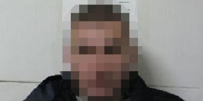 В Киеве рецидивист приставил нож к горлу девушки и забрал у нее смартфон