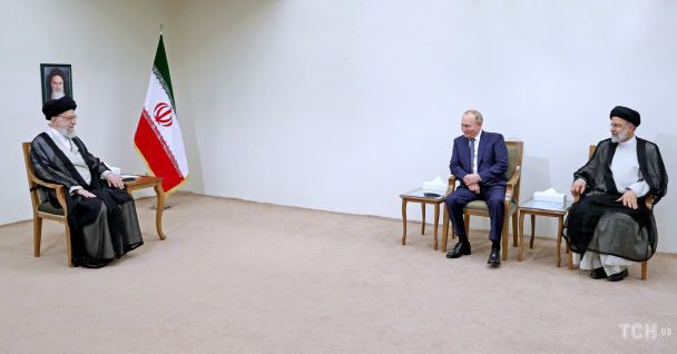 Наступного разу приїде зі своїм: Путіну не поставили величезний стіл на зустрічі в Ірані 3