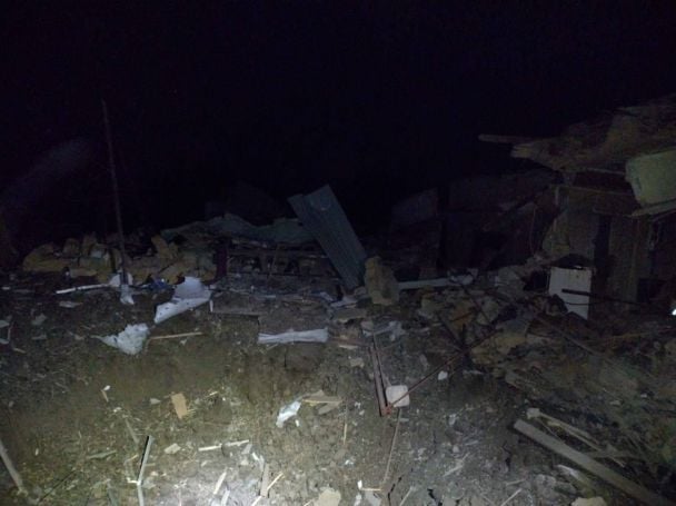 Росіяни скинули чотири керовані авіабомби на одне із сіл Херсонщини / Фото: Олександр Прокудін