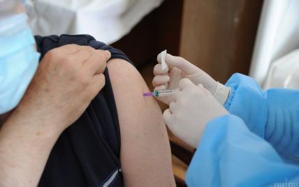 Масова вакцинація в Ізраїлі знизила захворюваність у 30 разів - лікар Борис Бриль