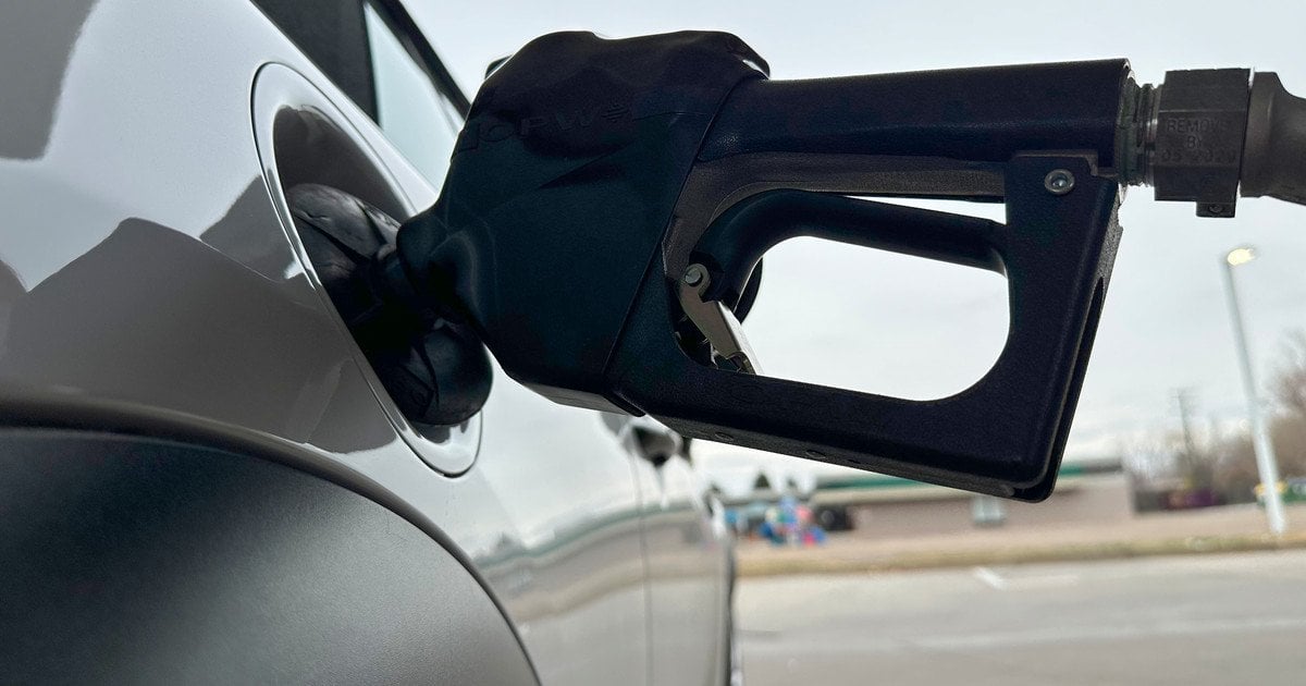 В Украине наблюдаются незначительные изменения в средних ценах на топливо