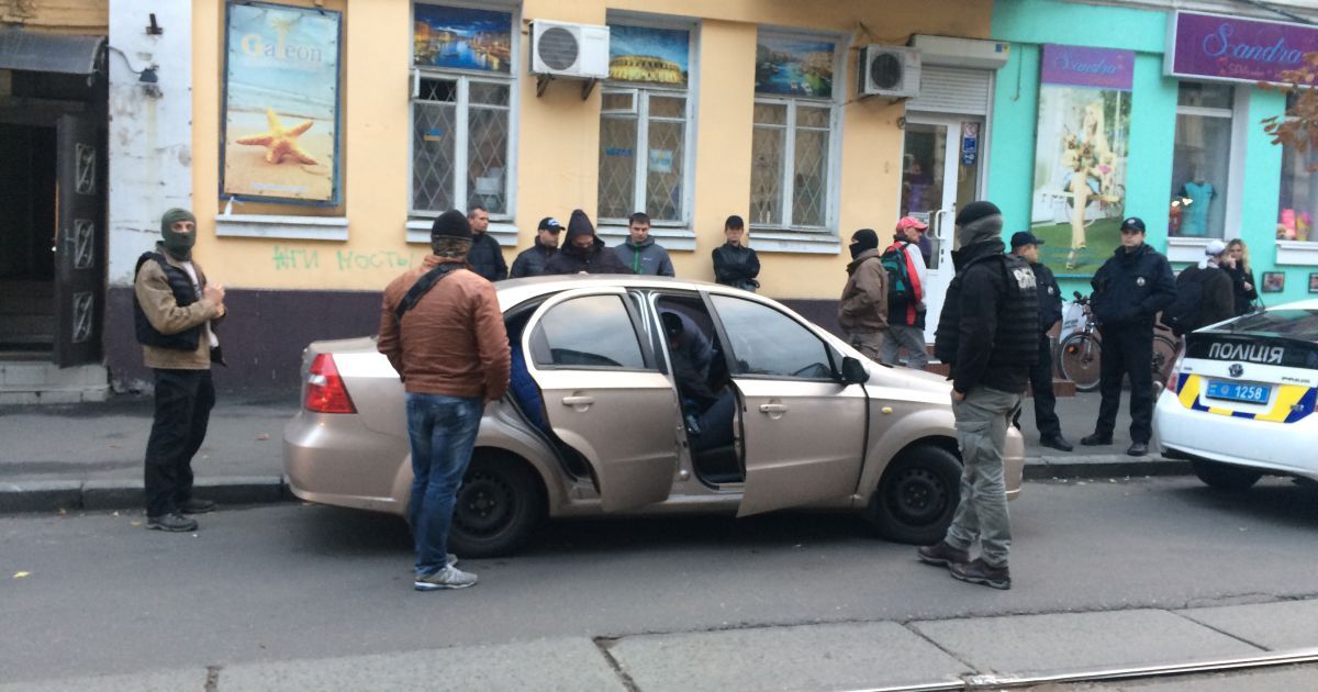 В Киеве СБУ задержала авто с луганскими номерами / © Фото Валерии Ковалинской/ТСН