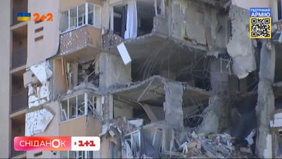 Як мешканці Києва намагаються врятувати багатоповерхівку, яка однією з перших постраждала від ворожої ракети