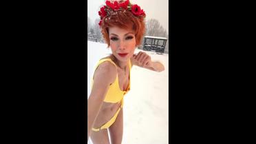 Елена-Кристина Лебедь в купальнике зажгла танцем на снегу