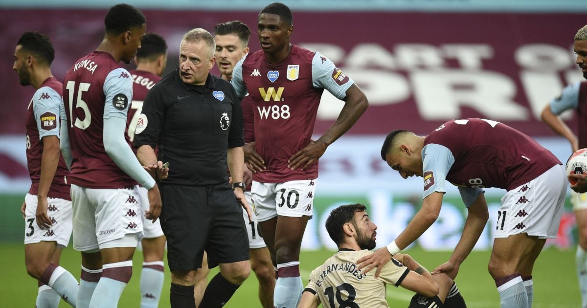 "VAR - посмешище": МЮ подарили нелепый пенальти, АПЛ признала ошибку арбитра