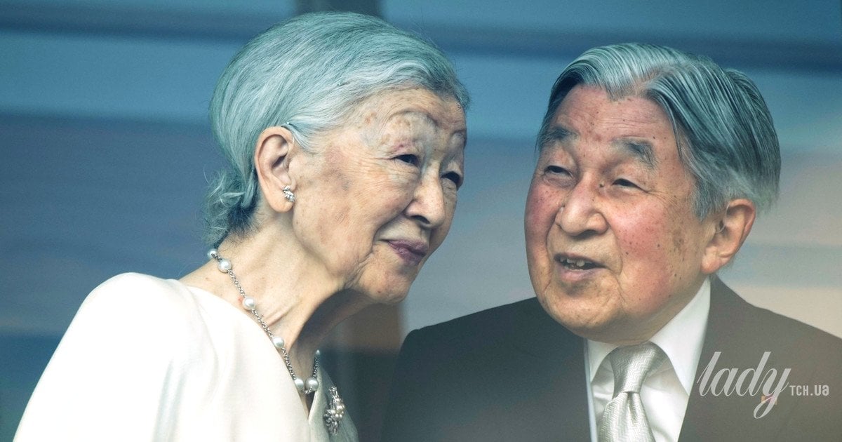 Почетные император Акихито и императрица Митико