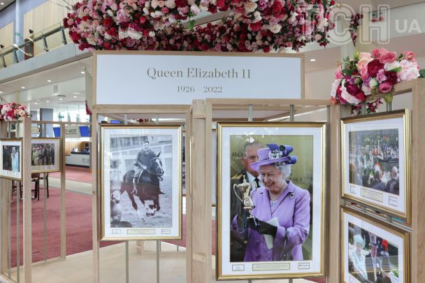 Фотовиставка, організована королівським фотографом Крісом Джексоном для Royal Ascot / © Getty Images