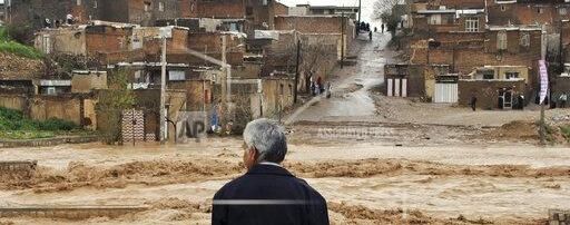 В Иране третью неделю не утихают дожди: погибли не менее 70 человек