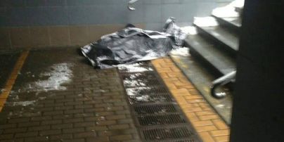 В Киеве в подземном переходе внезапно умер человек