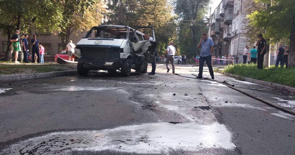У Каменському підірвали авто депутата Чернявського_8 / © 5692.com.ua