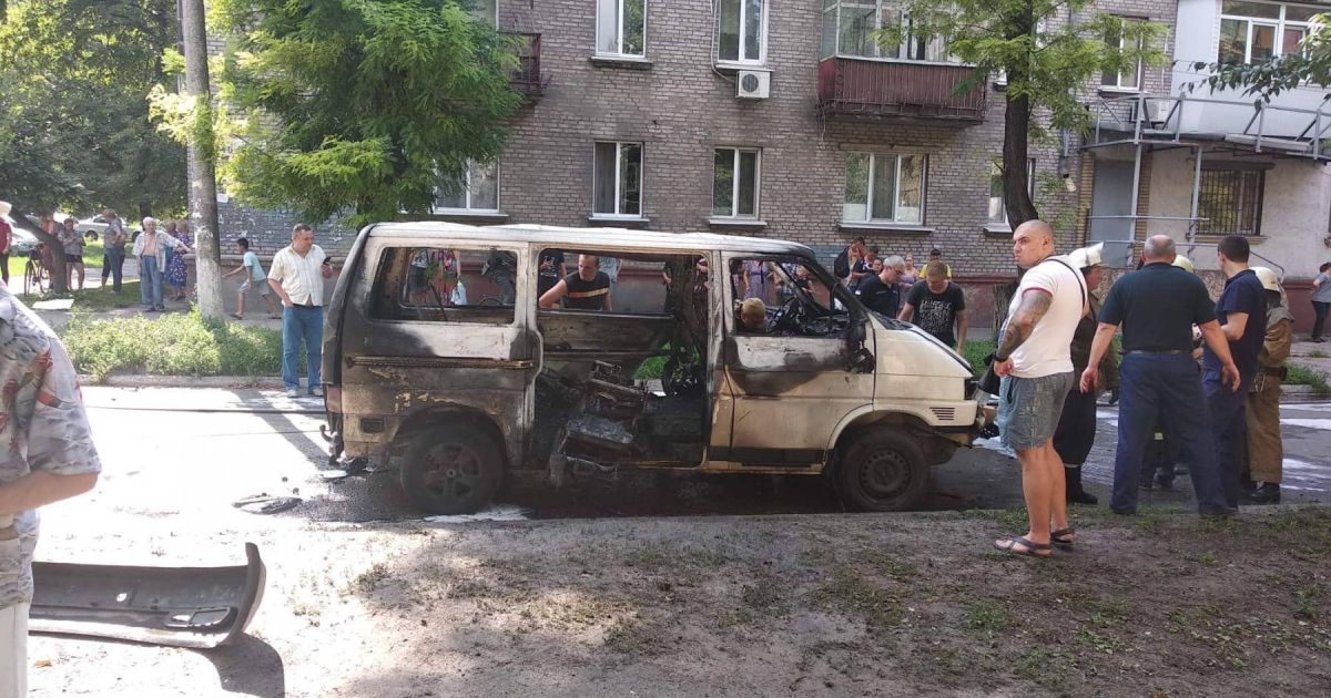 У Каменському підірвали авто депутата Чернявського_5 / © 5692.com.ua