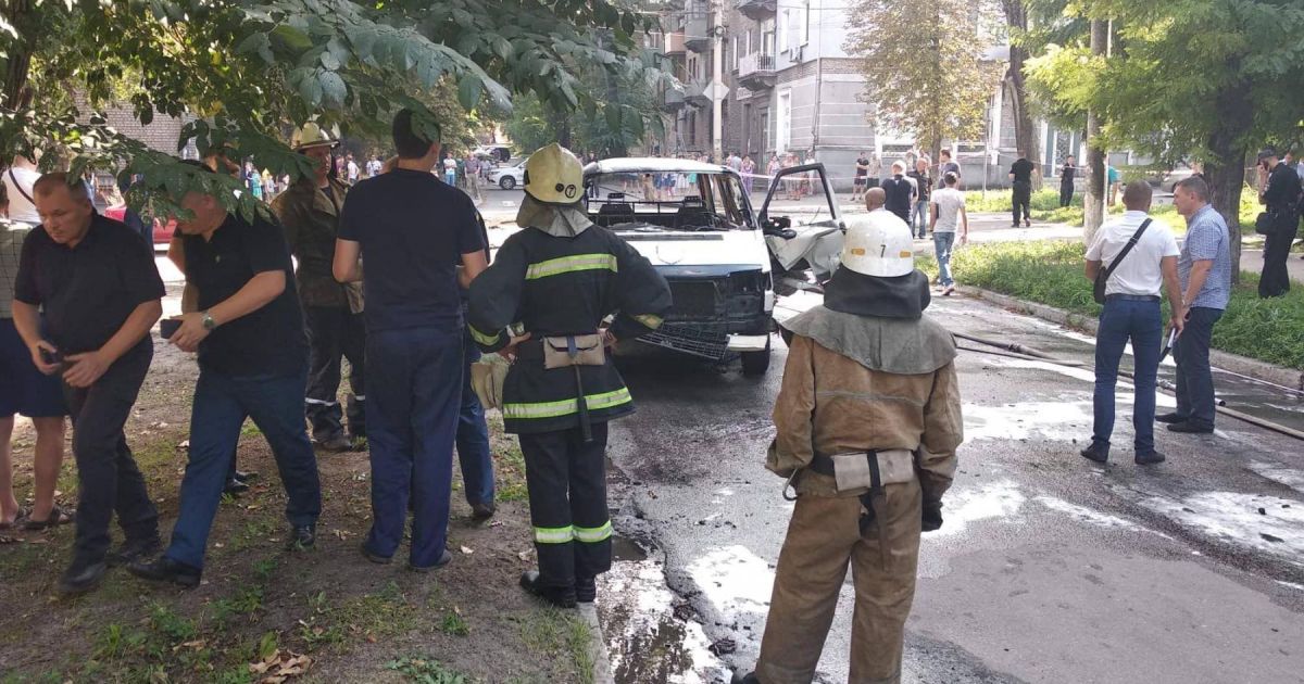 У Каменському підірвали авто депутата Чернявського_10 / © 5692.com.ua