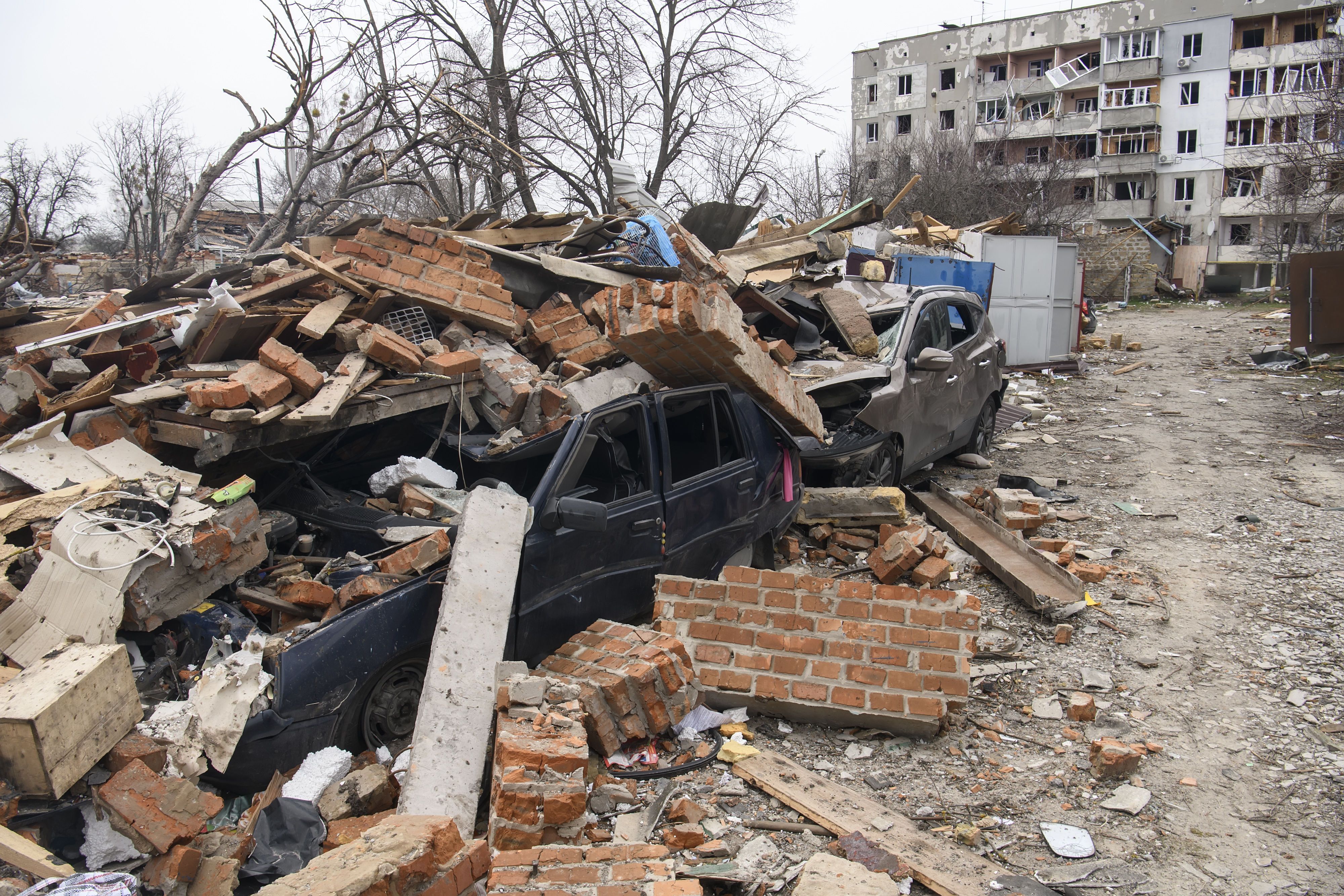 Знищена автівка мешканців Бородянки / © gettyimages.com