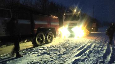 ДСНС витягає машини з заметів_4 / © ДСНС