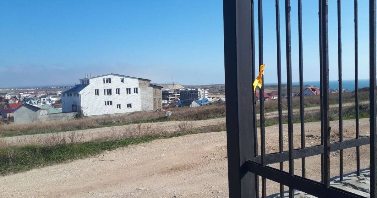 "Бавовна" в Феодосии из-за "ракеты": что известно о взрывах в Крыму (фото)