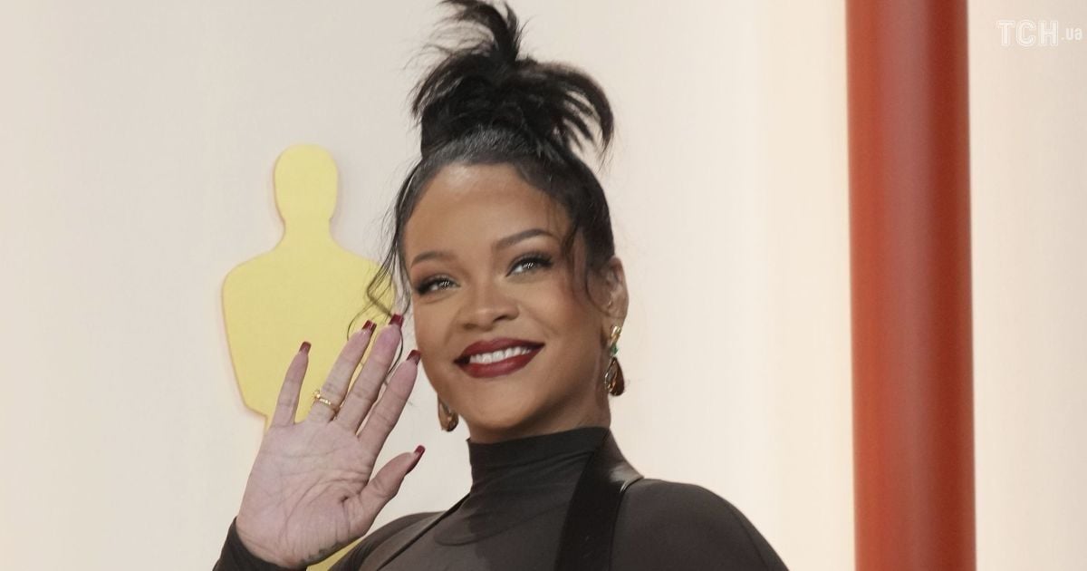 Ріанна показала фігуру в нижній білизні через три місяці після пологів