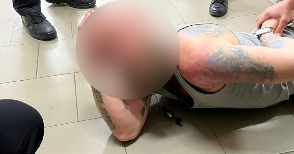 В Черновцах мужчина угрожал взорвать гранату в медицинском заведении.