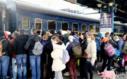 "Укрзалізниця" здійснює евакуаційний рейс з Чопа до Чехії