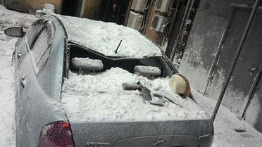 в києві сніг побив авто_3 / © Facebook/Киев автомобильный