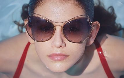 Чудо, как хороша: дочь Синди Кроуфорд в рекламной кампании солнцезащитных очков Miu Miu