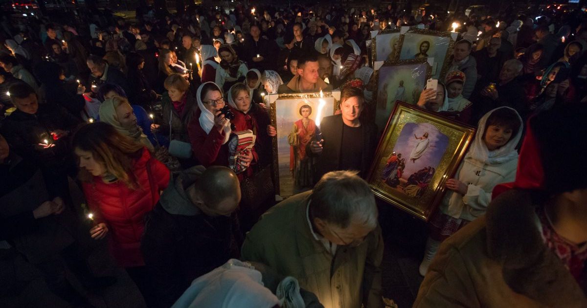 Зустріч Благодатного вогню з Єрусалима у Володимирському соборі УПЦ Київського патріархату / © УНІАН