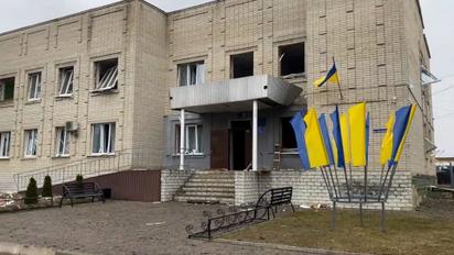 Наслідки російського авіаудару по Великій Писарівці на Сумщині